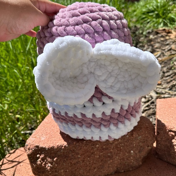 Hand crocheted bee plush - Picture 5 of 5